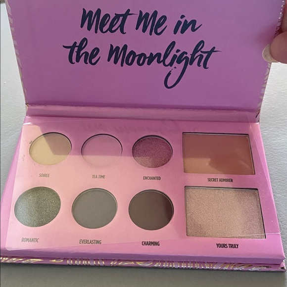 Ultra Beauty Eye and Face Palette - Picture 3 of 3